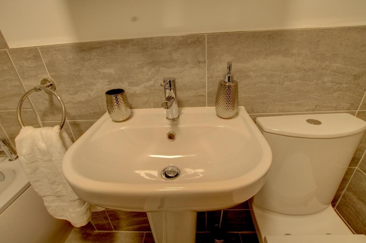 Bright & Stylish Apartment ดันดี ภายนอก รูปภาพ