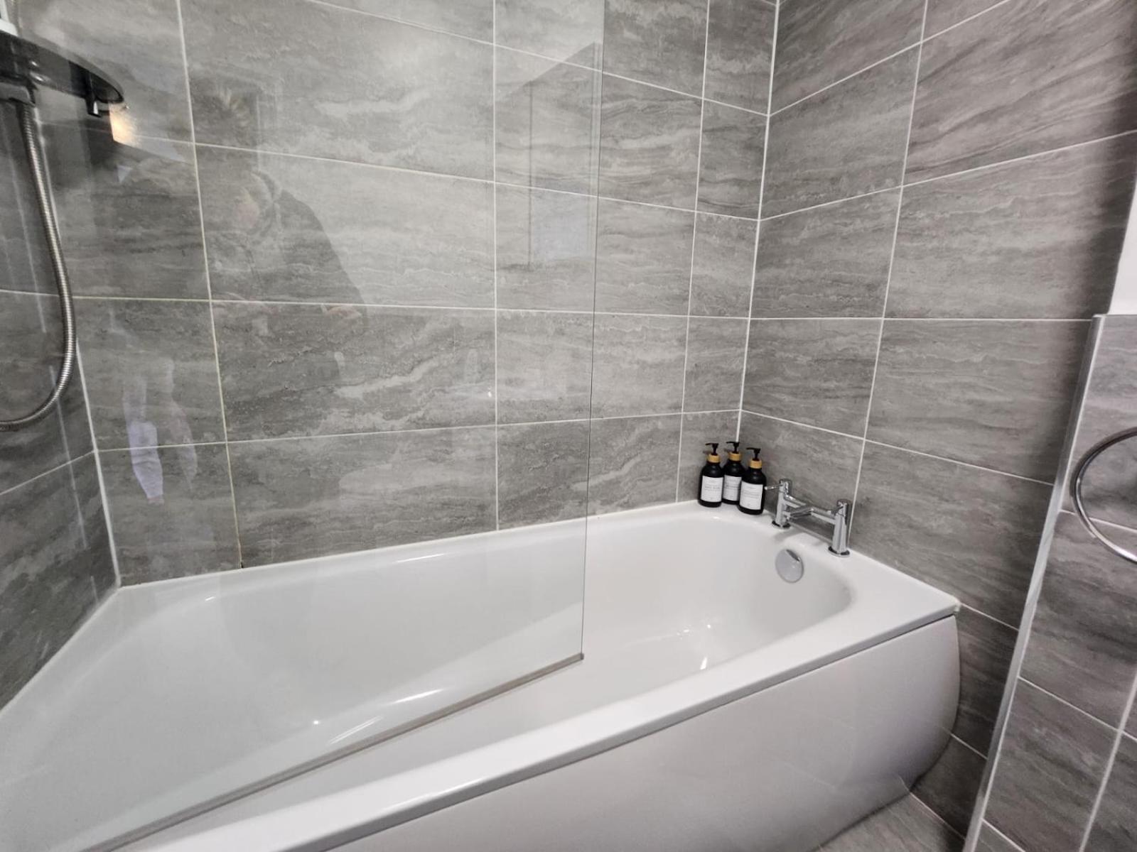 Bright & Stylish Apartment ดันดี ภายนอก รูปภาพ